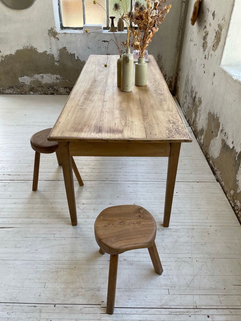 Farm table
