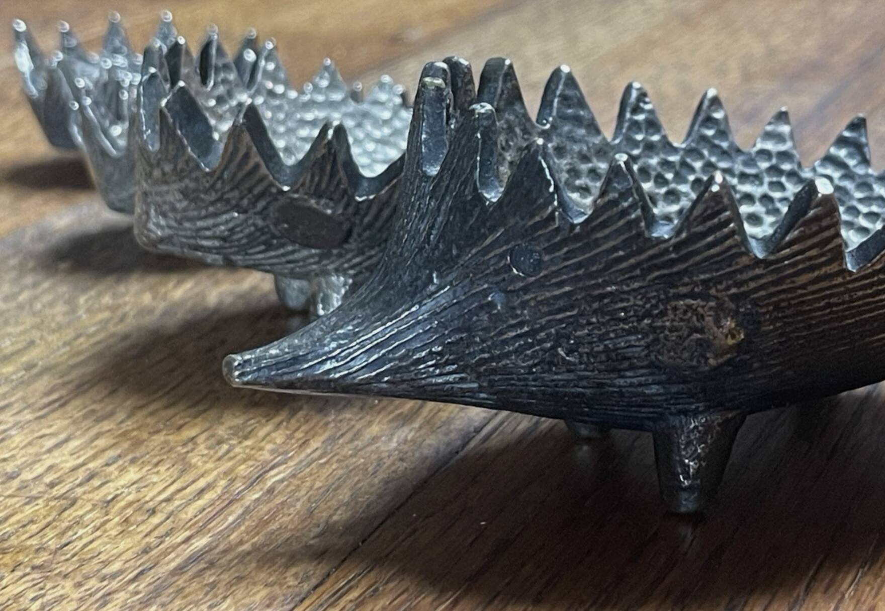 Walter Bosse / Herta Baller — Patinated brass - 4 nesting hedgehogs - 195