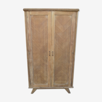 Armoire pieds compas 2 portes en bois brut vintage