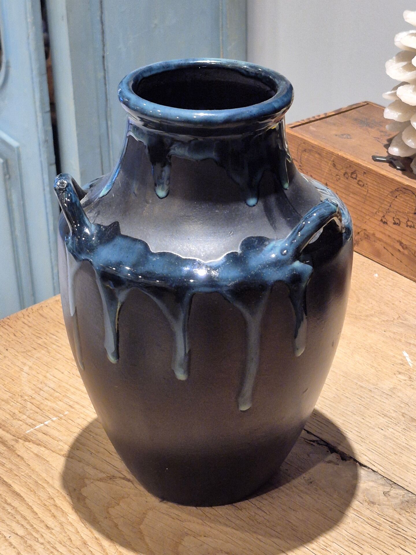Blue glazed stoneware vase with drips – signed – 25 cm