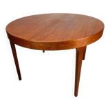 Extendable round table