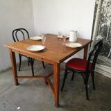 Table en  chêne doré, art nouveau