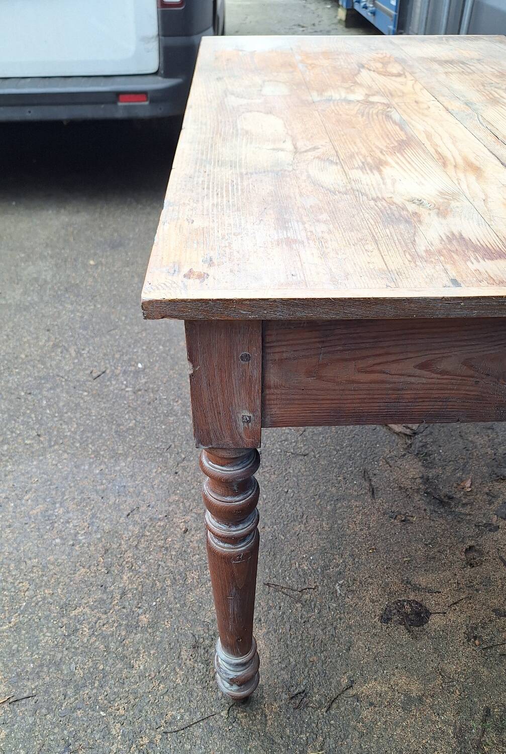 Table de ferme en bois patiné