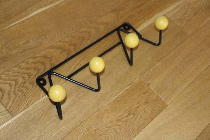 Yellow 4-ball coat rack