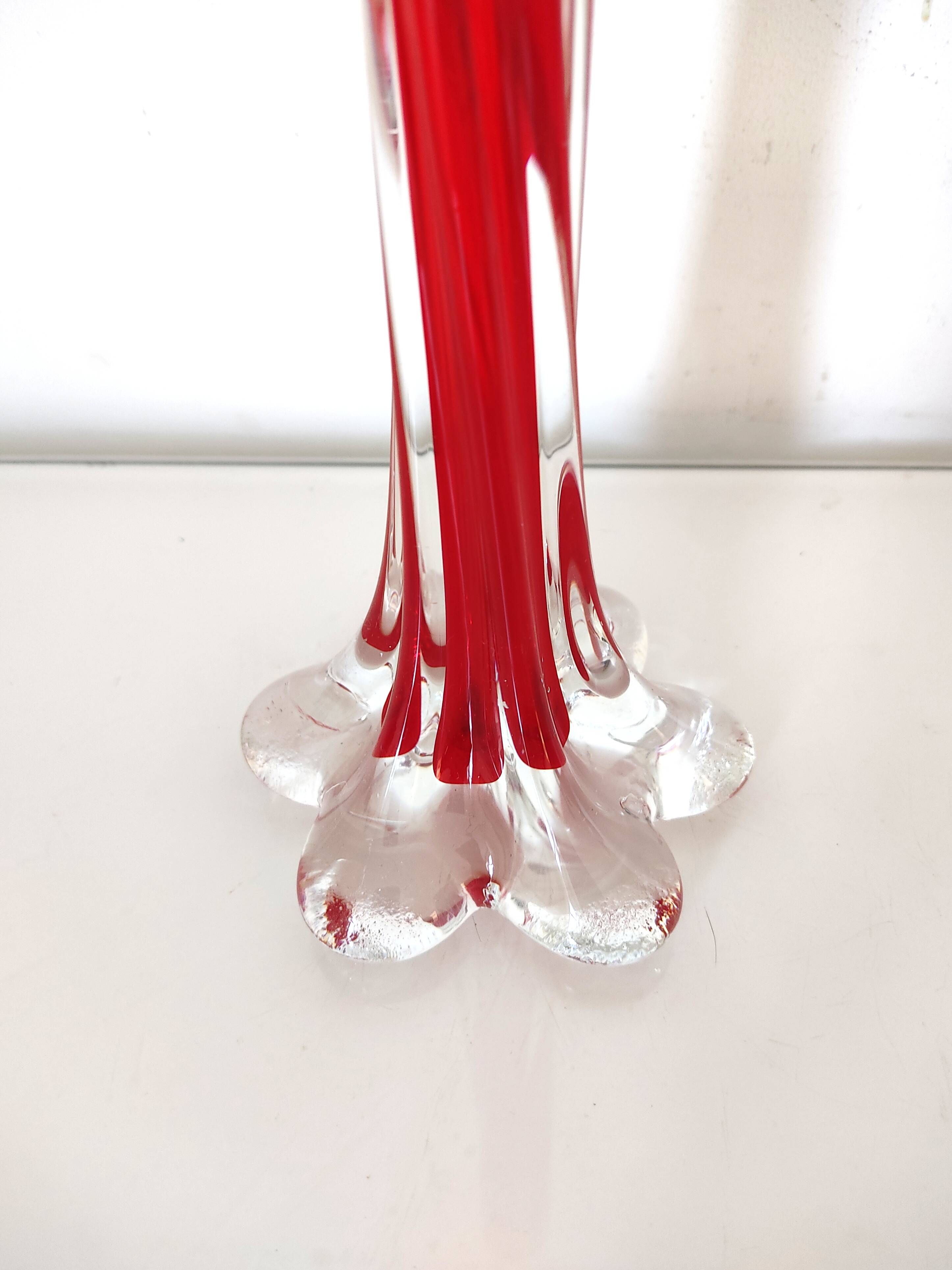 Murano red twisted glass soliflore vase