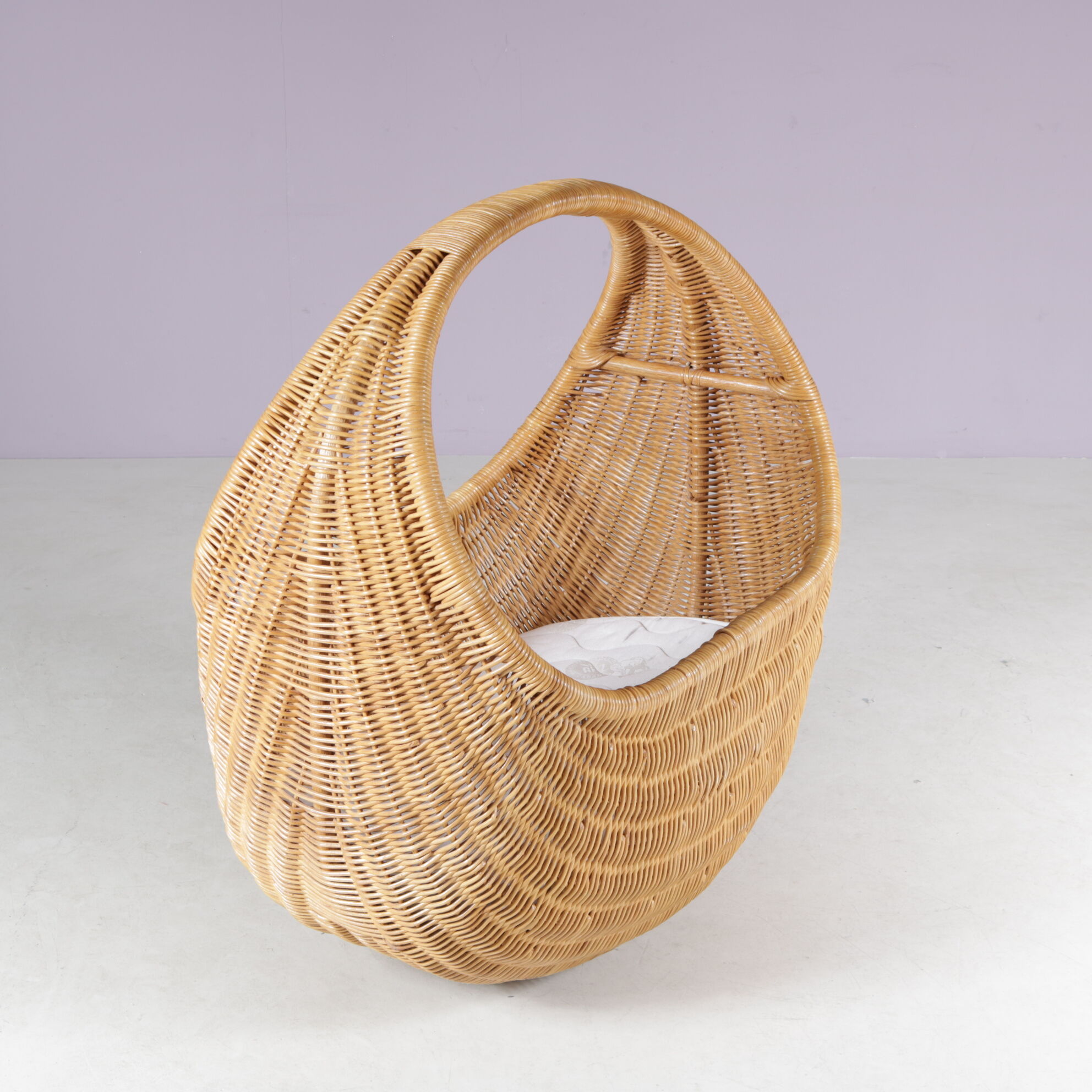 1960s wicker baby bed from the Netherlands