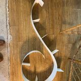 Snail wall shelf in lacquered metal