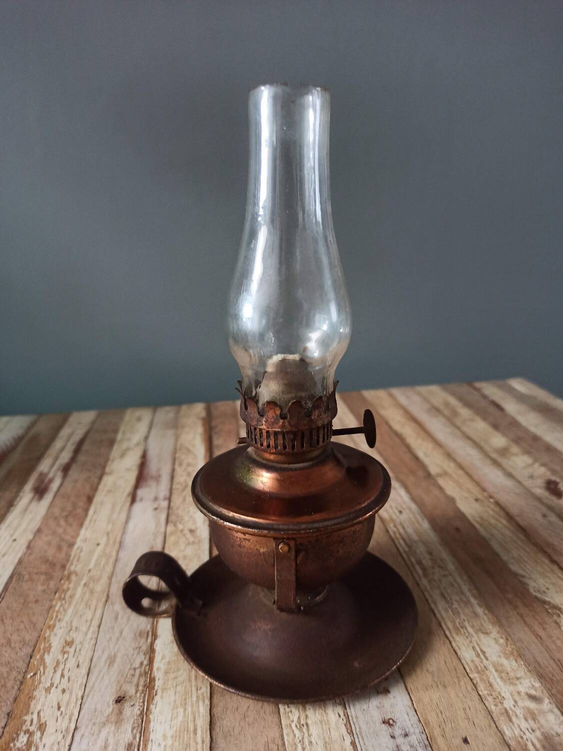 Lampe à pétrole en cuivre rat de cave