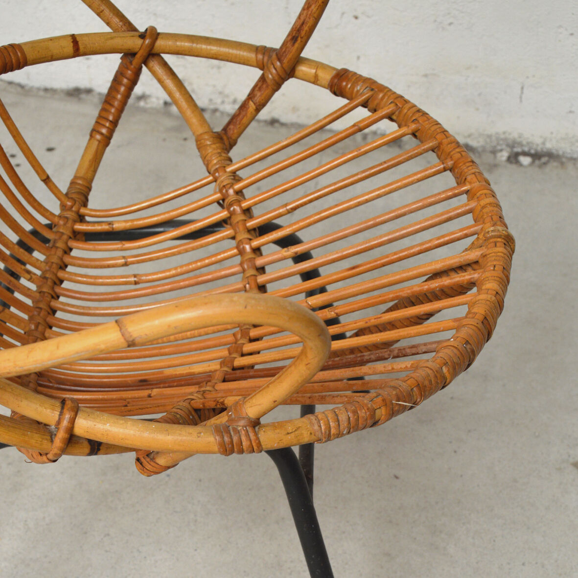Round bamboo and rattan armchair