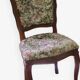 Chaise style Louis XV en bois et tissu fleuri