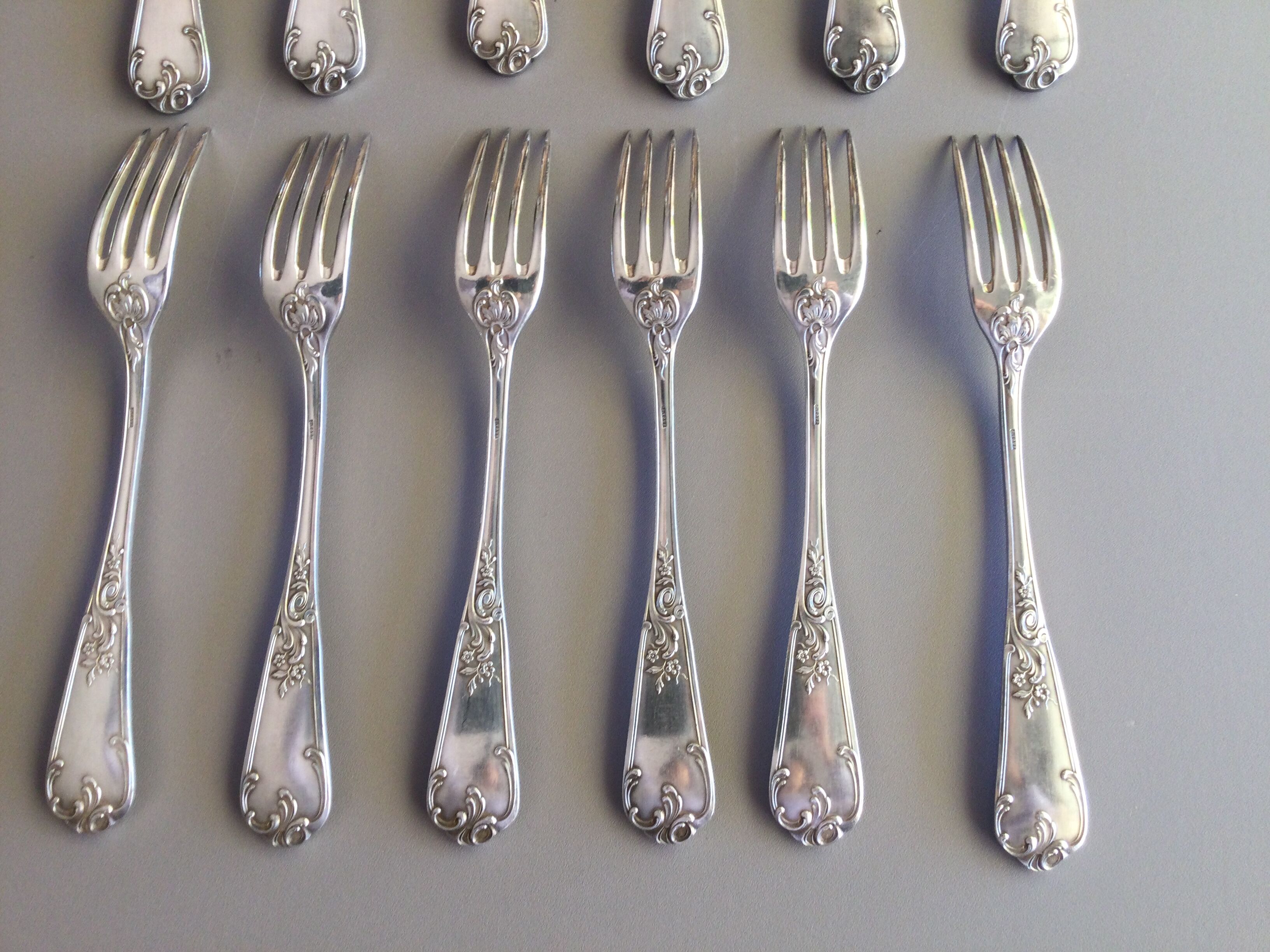 silver metal cutlery