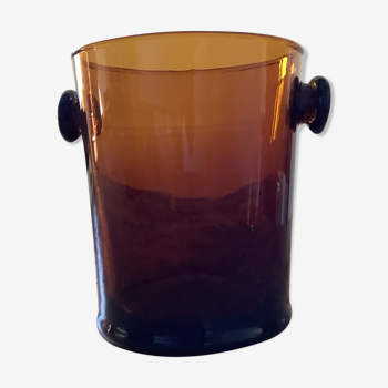 Amber bucket