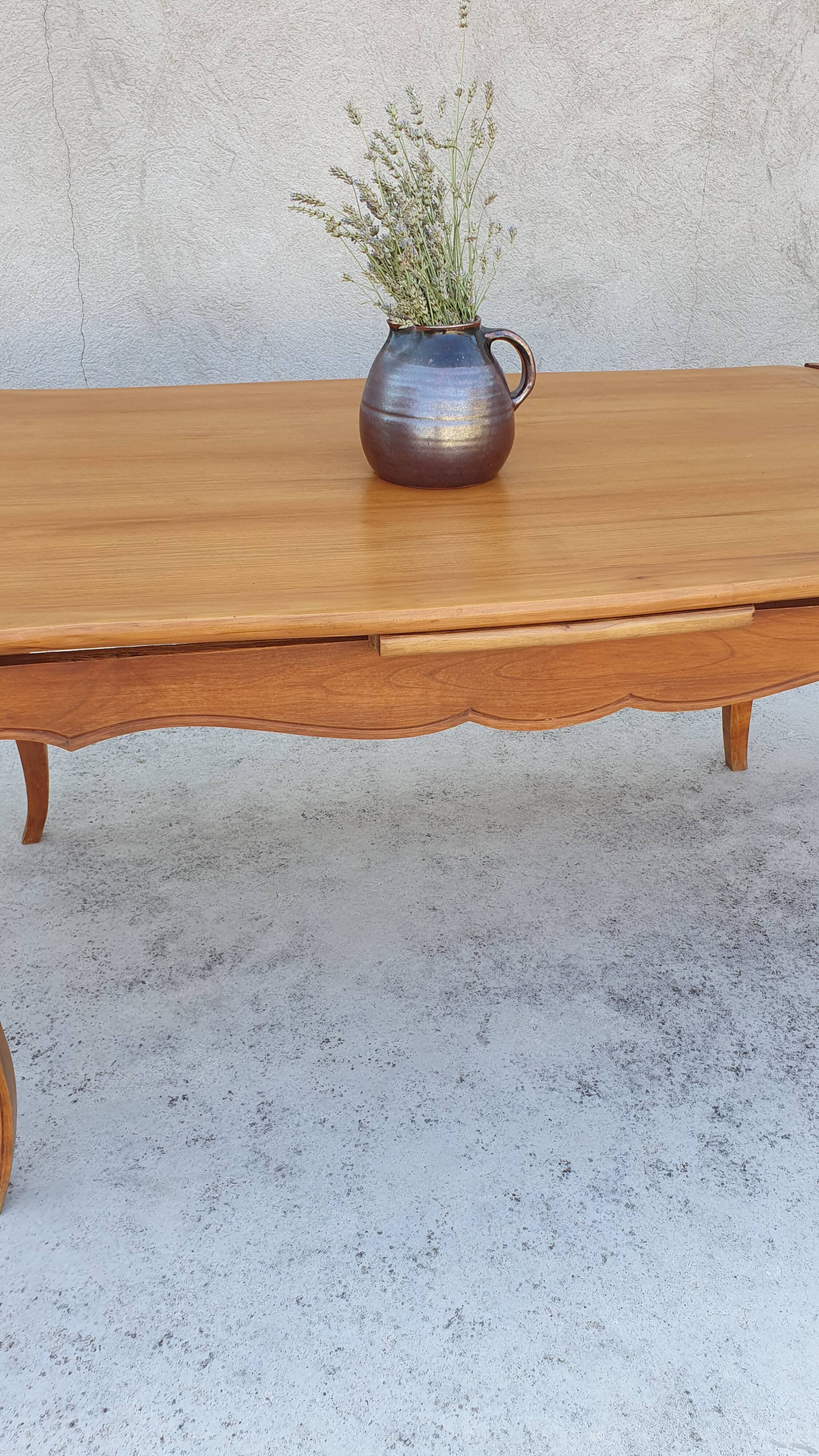 Extendable table