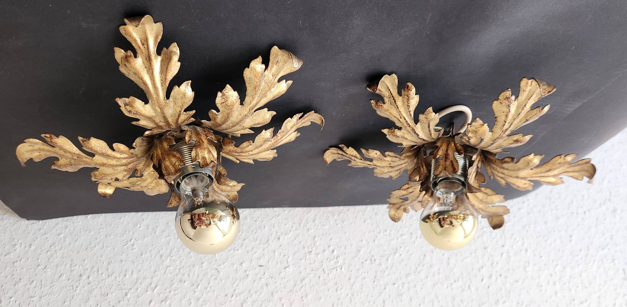 Gilded hand-forged Florentine wall lamp Hans Kögl style, Italy
