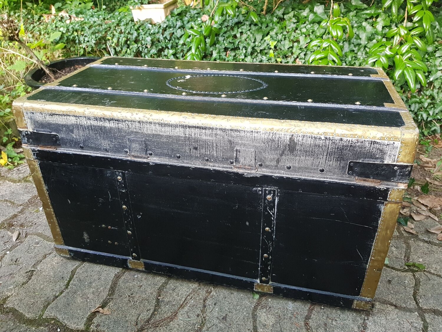 Old trunk "Lavolaille"