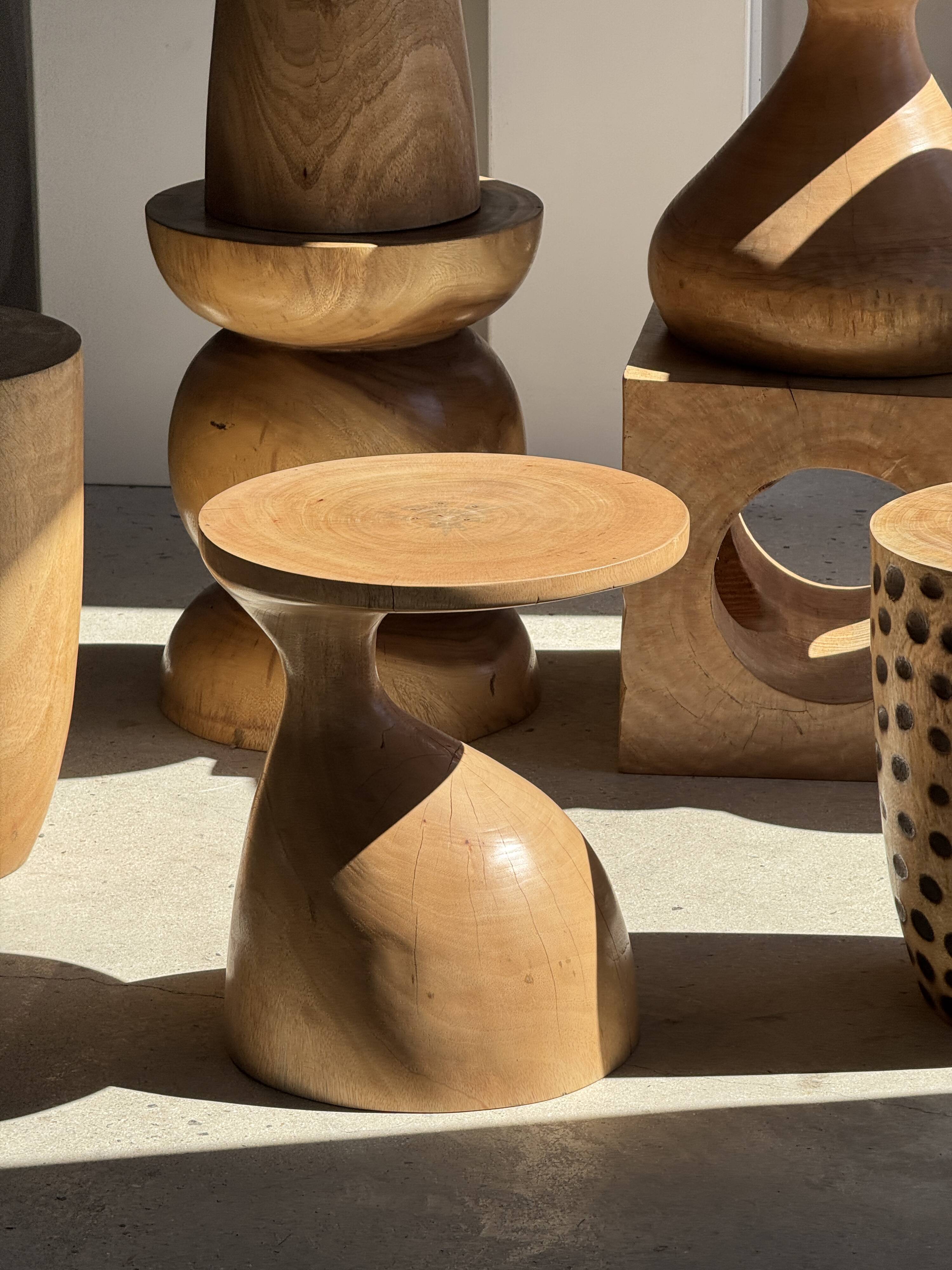 Sexy Neck - Solid wood (monoxyle) side table in natural colour H45