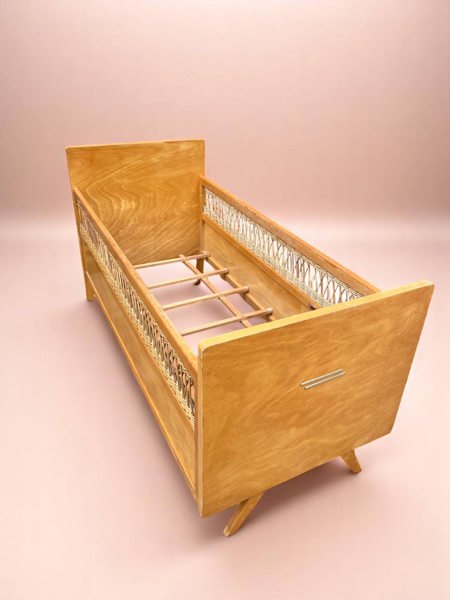 Vintage children's bed - rattan and wood - 1960s