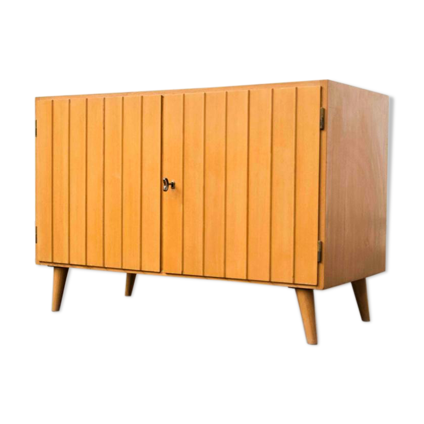 Sideboard with compass feet