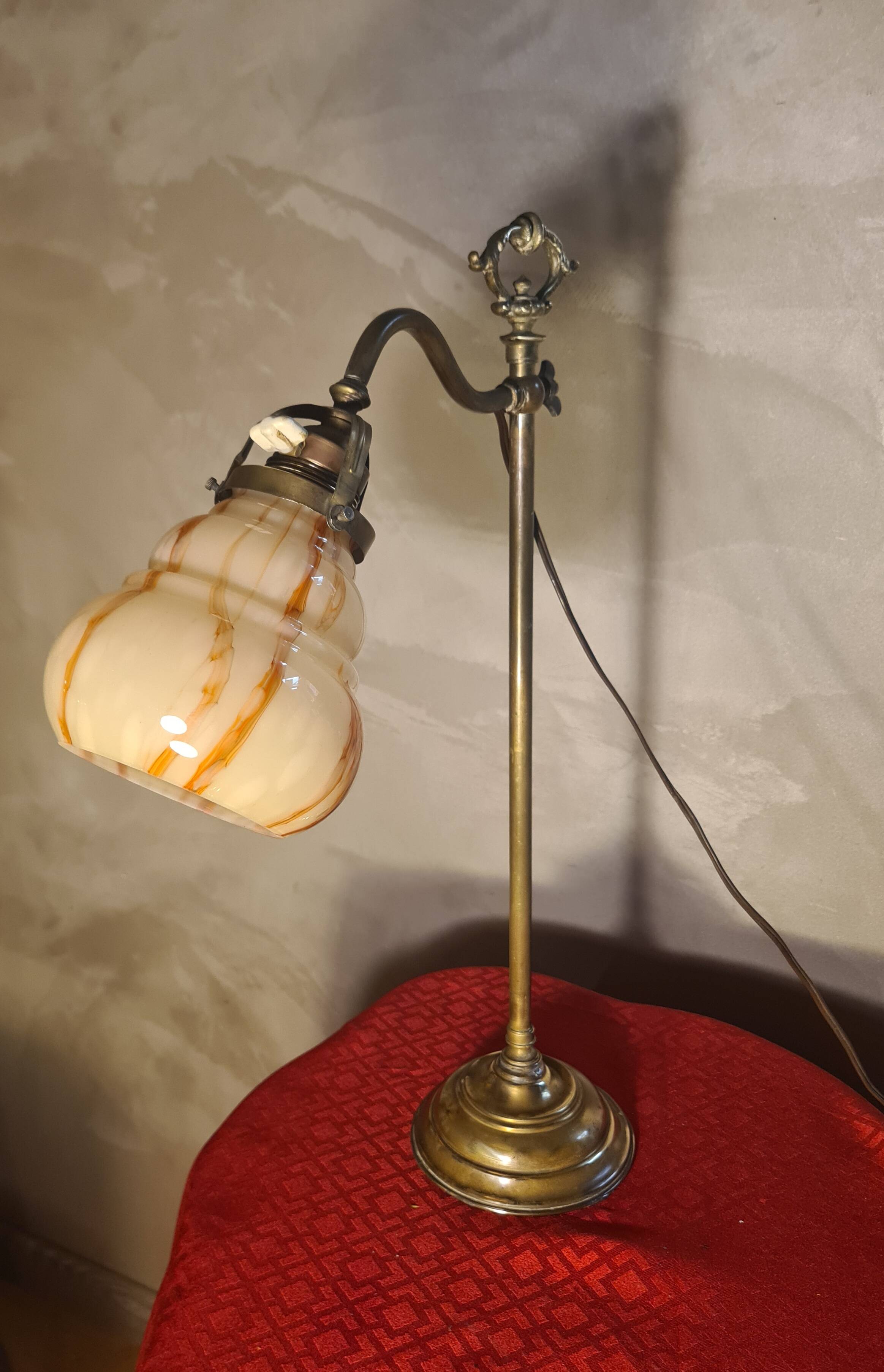 Lampe de bureau réglable ancienne en laiton et verre