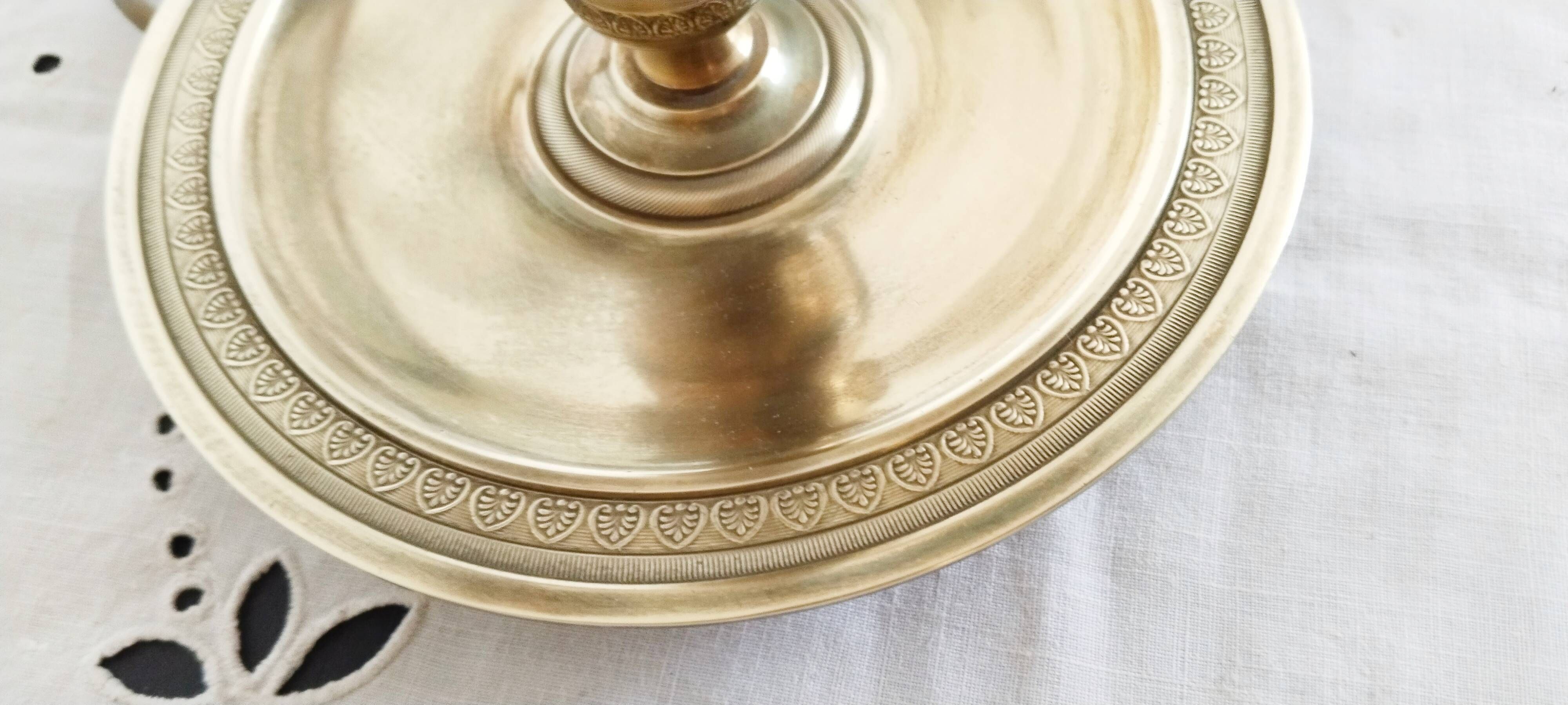 Gilded bronze hot water bottle lamp, Empire style, beige metal lampshade