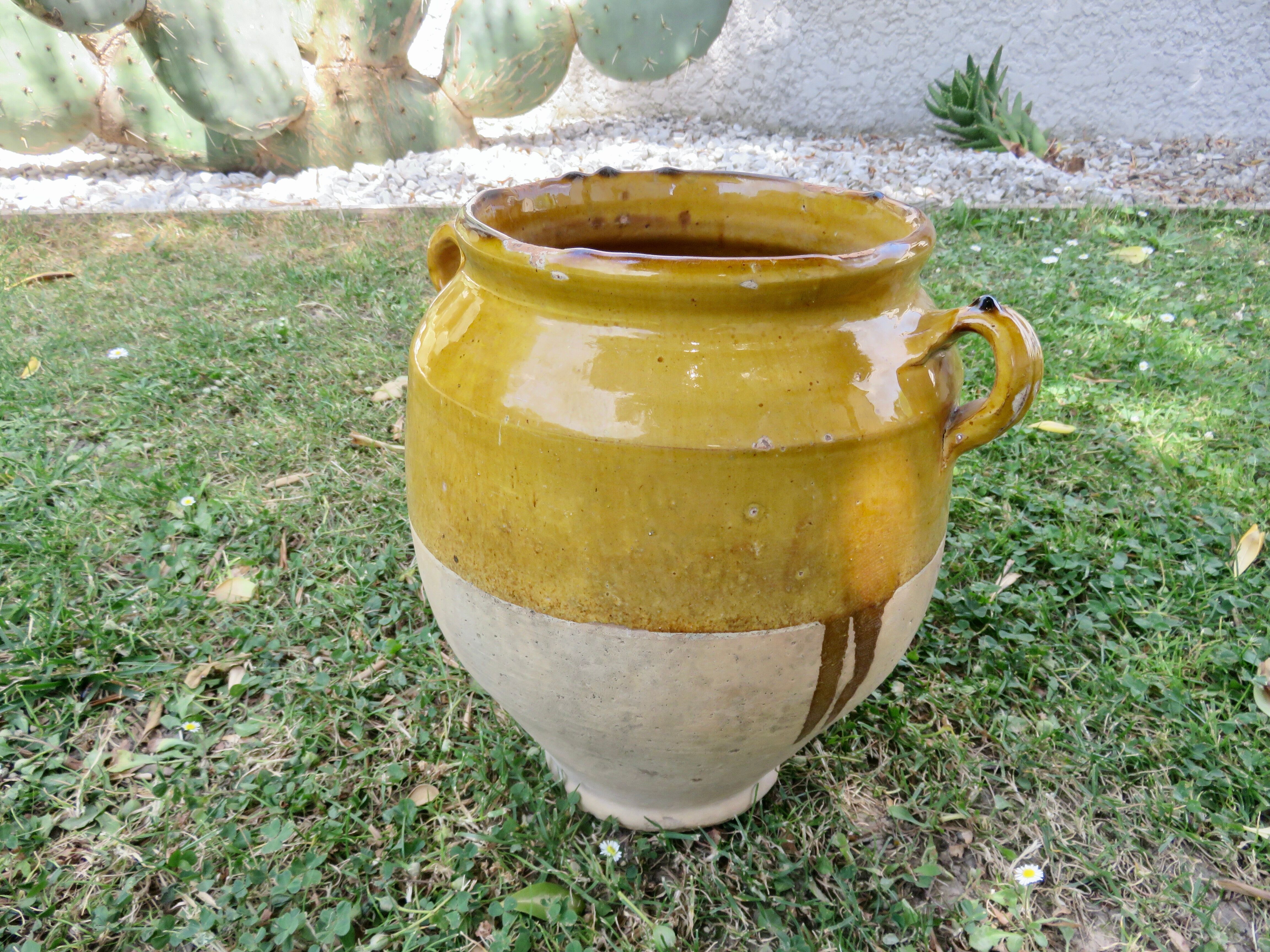 Vase, pot, jarre à huile en terre cuite vernissée jaune, fin 19ème