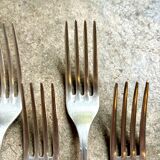 4 silver-plated forks