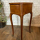 Chevet table d’appoint en marqueterie style Louis XV