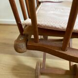 Ancien landeau en bois vintage pour enfant