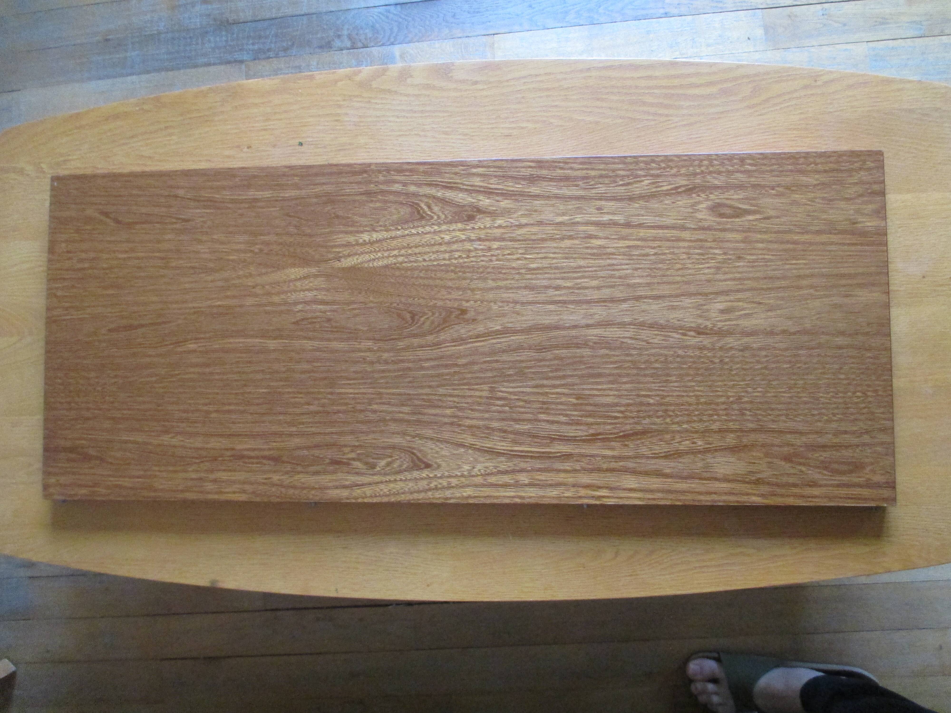 Baumann oval table