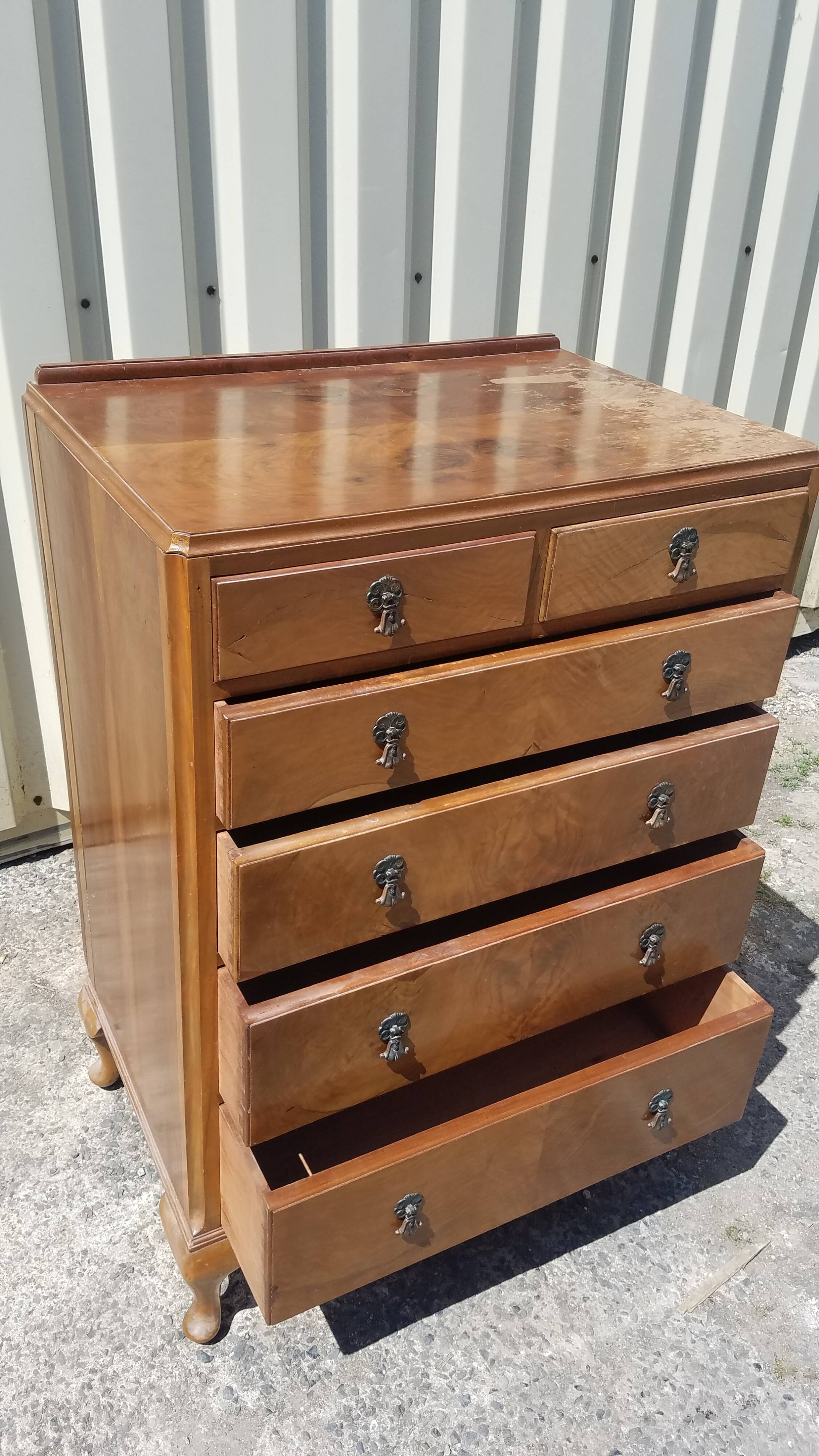 English dresser