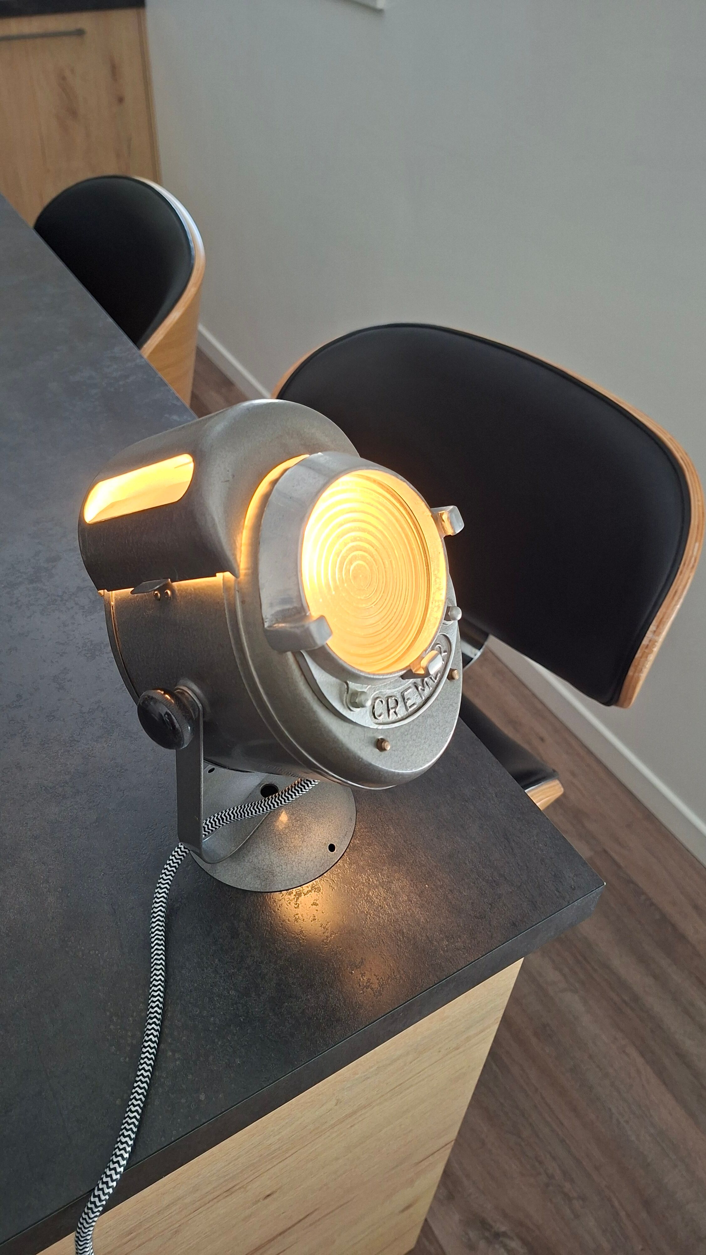 Cremer Paris Projector / Theatre / Cinema / Studio