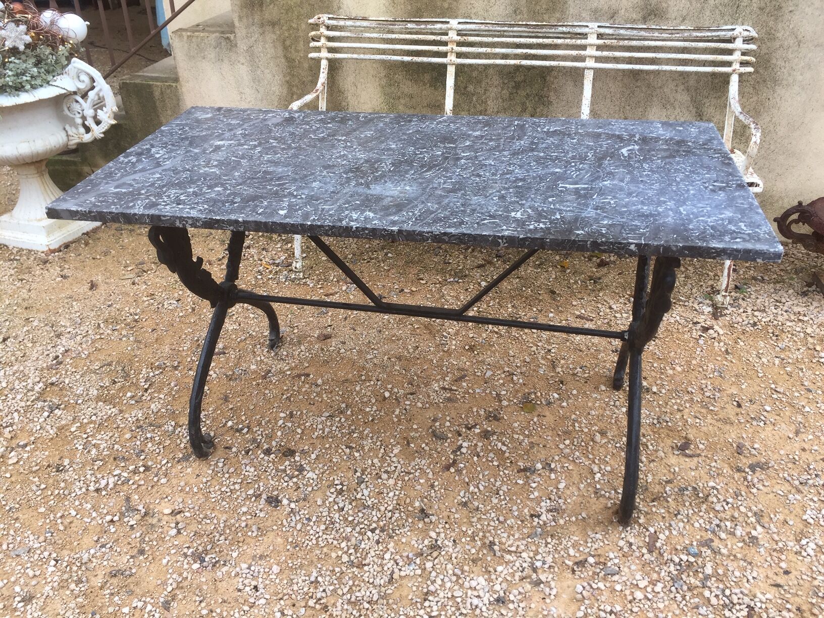 table in marble and base gooseneck