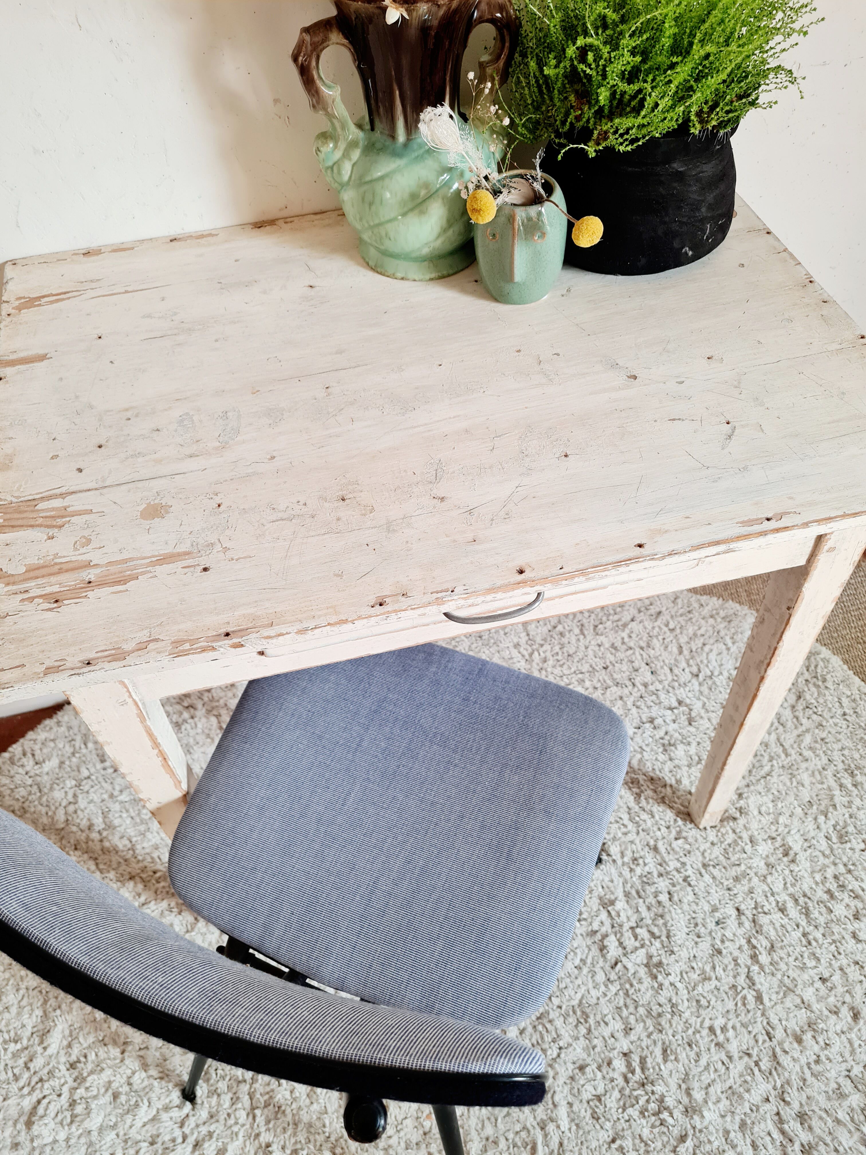 Skated white farm table