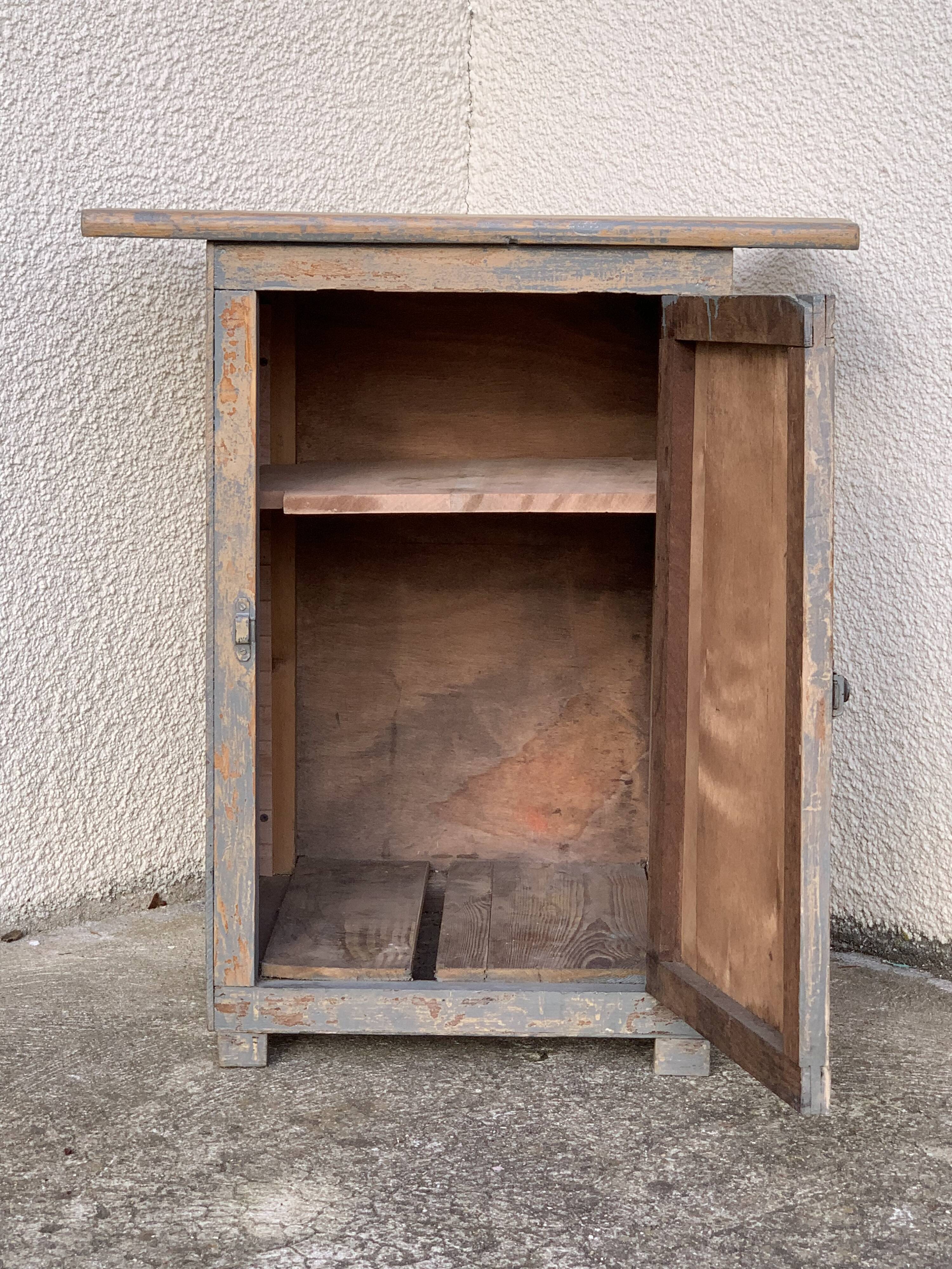 Parisian workshop buffet with patina 1940