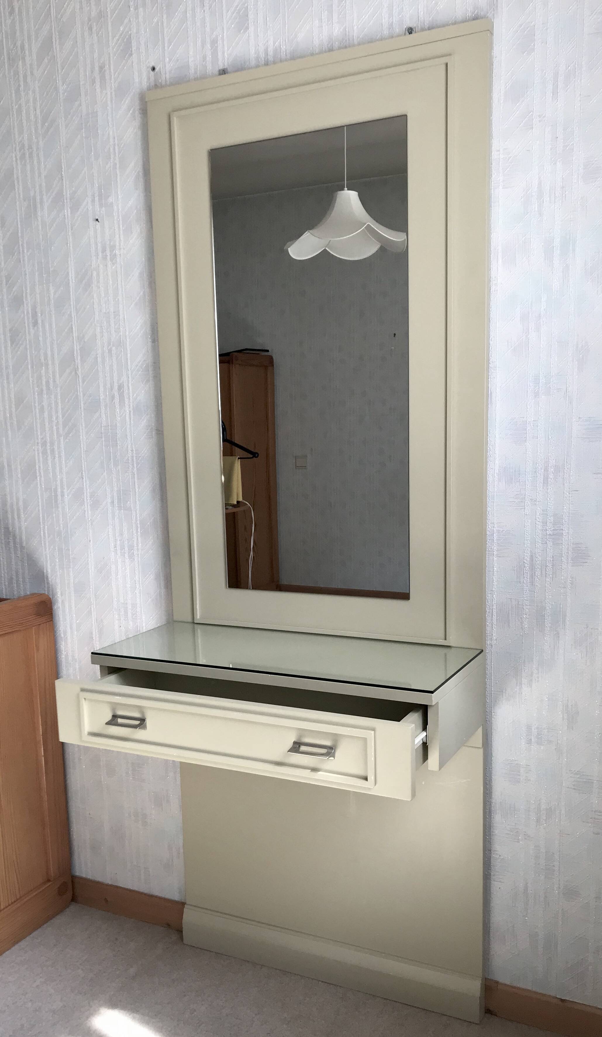 Vintage wall-mounted griffon dressing table with mirror
