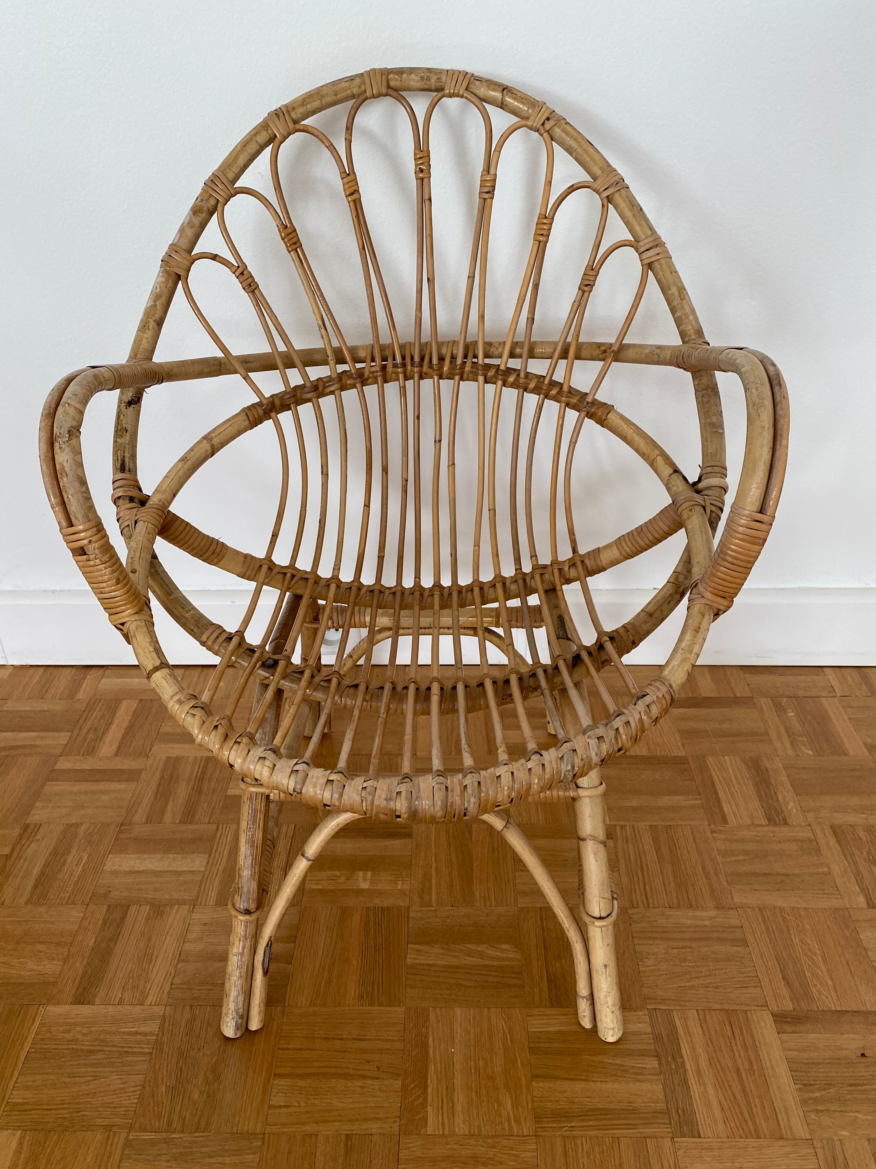 Armchair basket in vintage rattan 60's