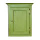Armoire verte à suspendre peinte et cirée