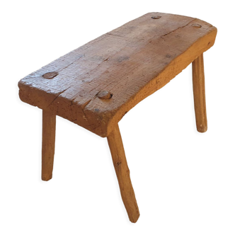 Brutalist trading bench