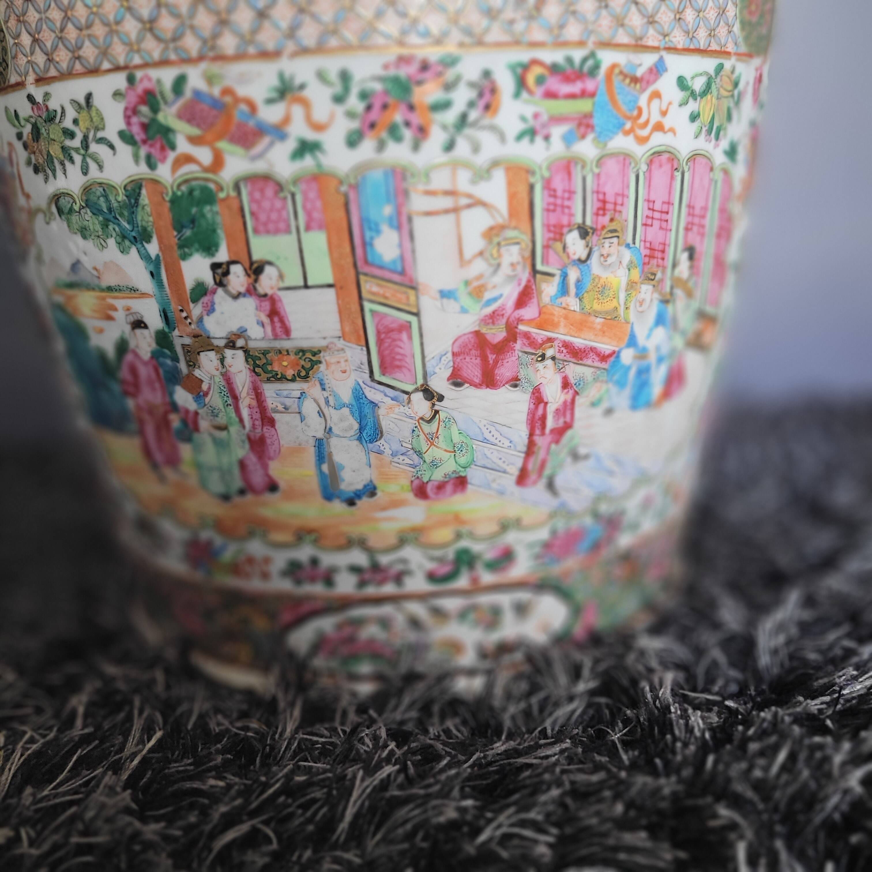 Very large Chinese vase (92 centimeters)