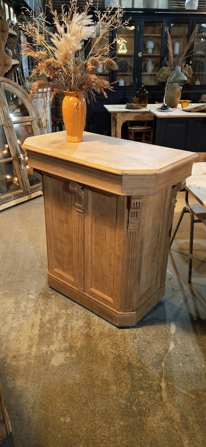 Antique counter