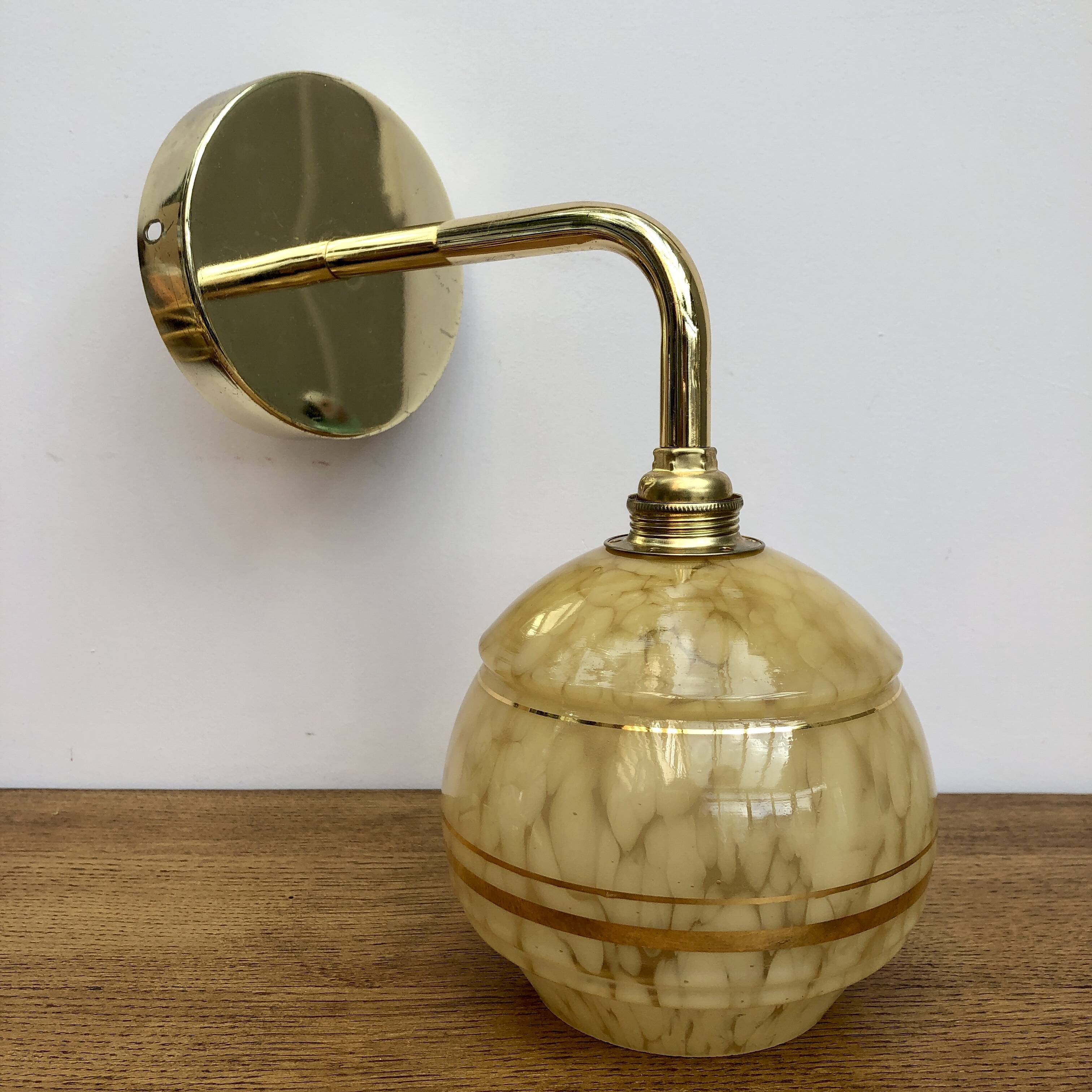 Vintage tulip wall lamp in yellow and gold Clichy glass