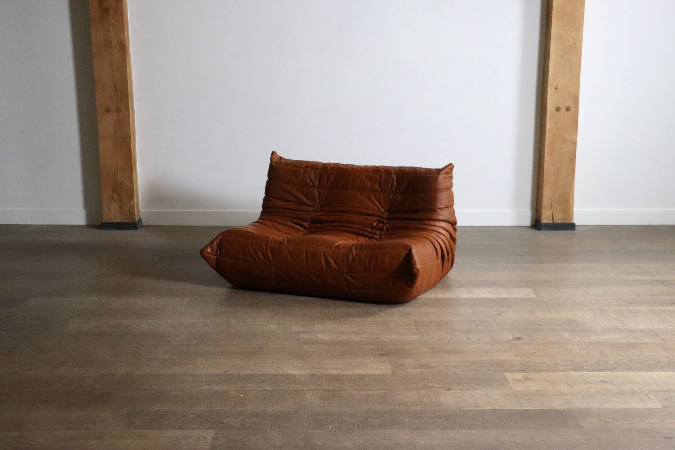 Canapé deux places Togo original Ligne Roset en cuir par Michel Ducaroy années 80