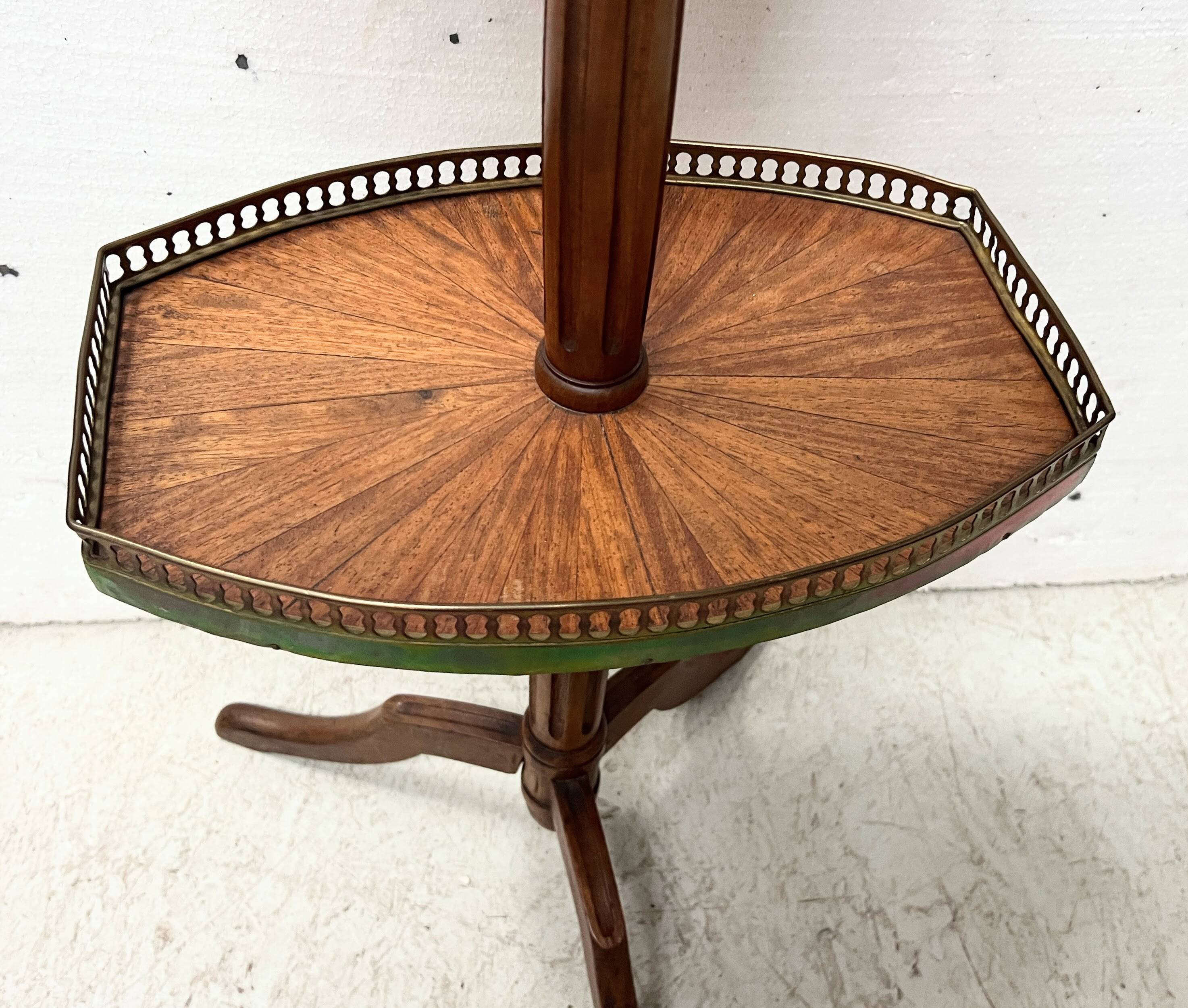 Silent servant in Louis XVI style in mahogany, 20th century.