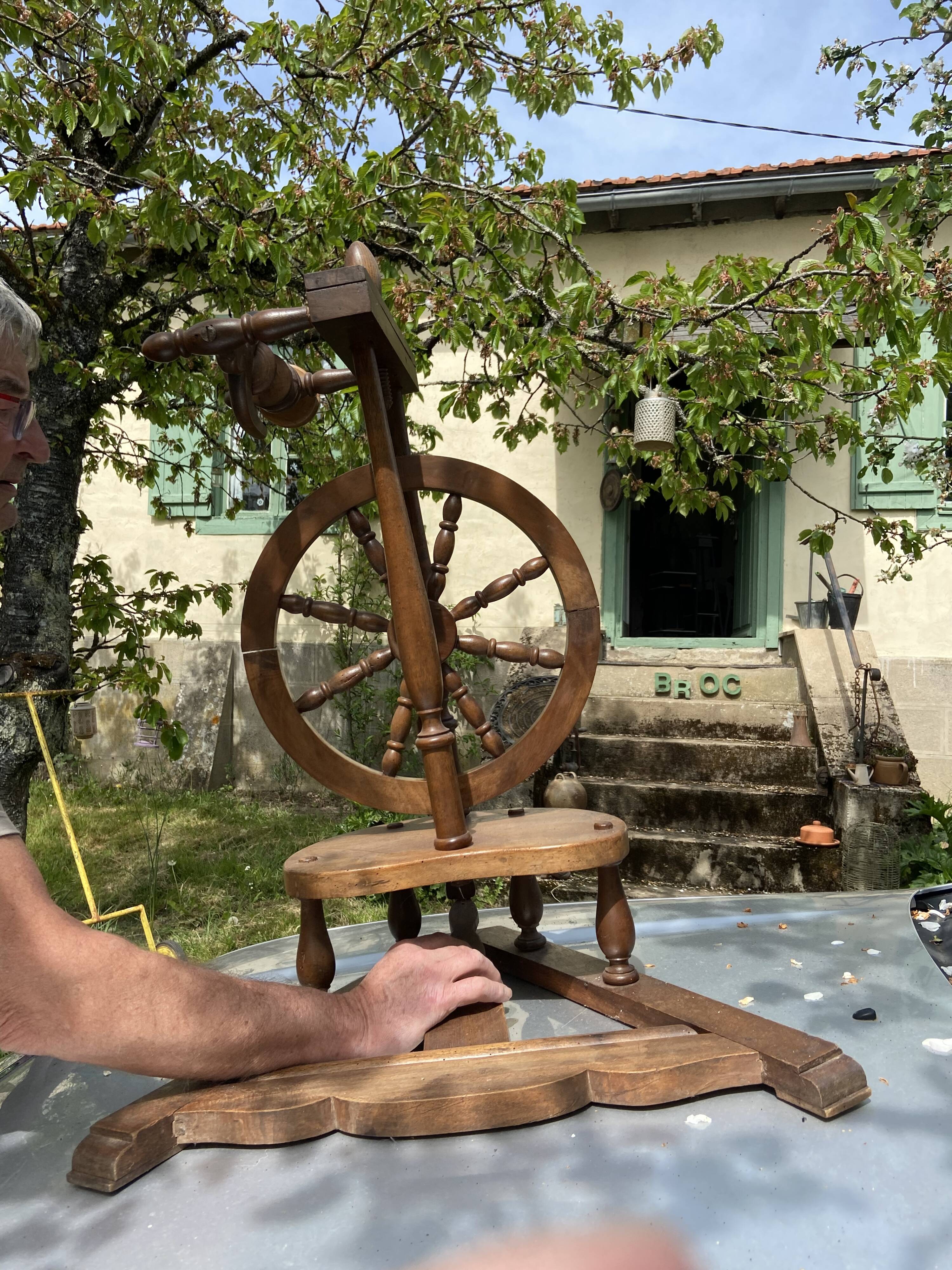 Wooden spinning wheel