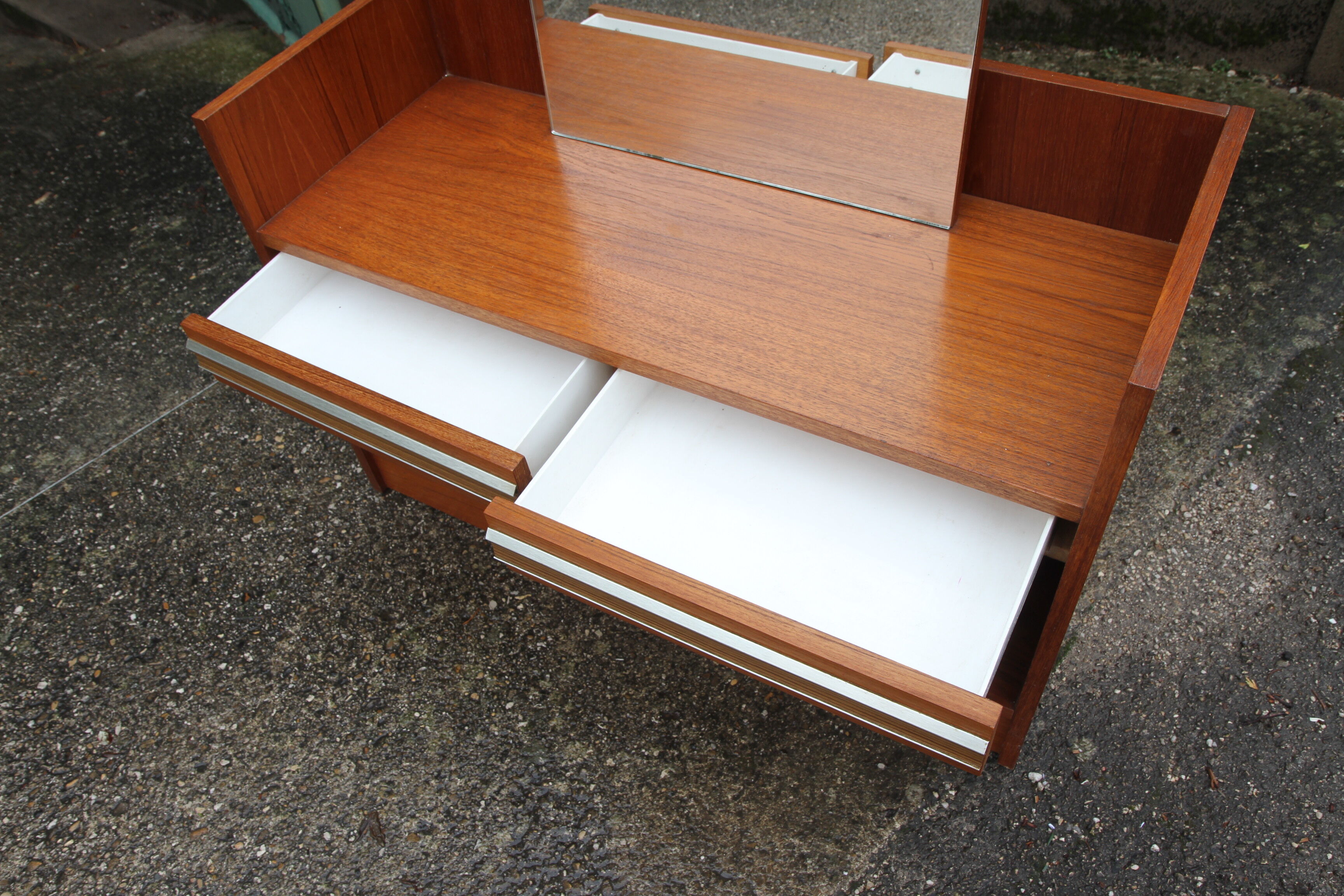 Dressing table vintage