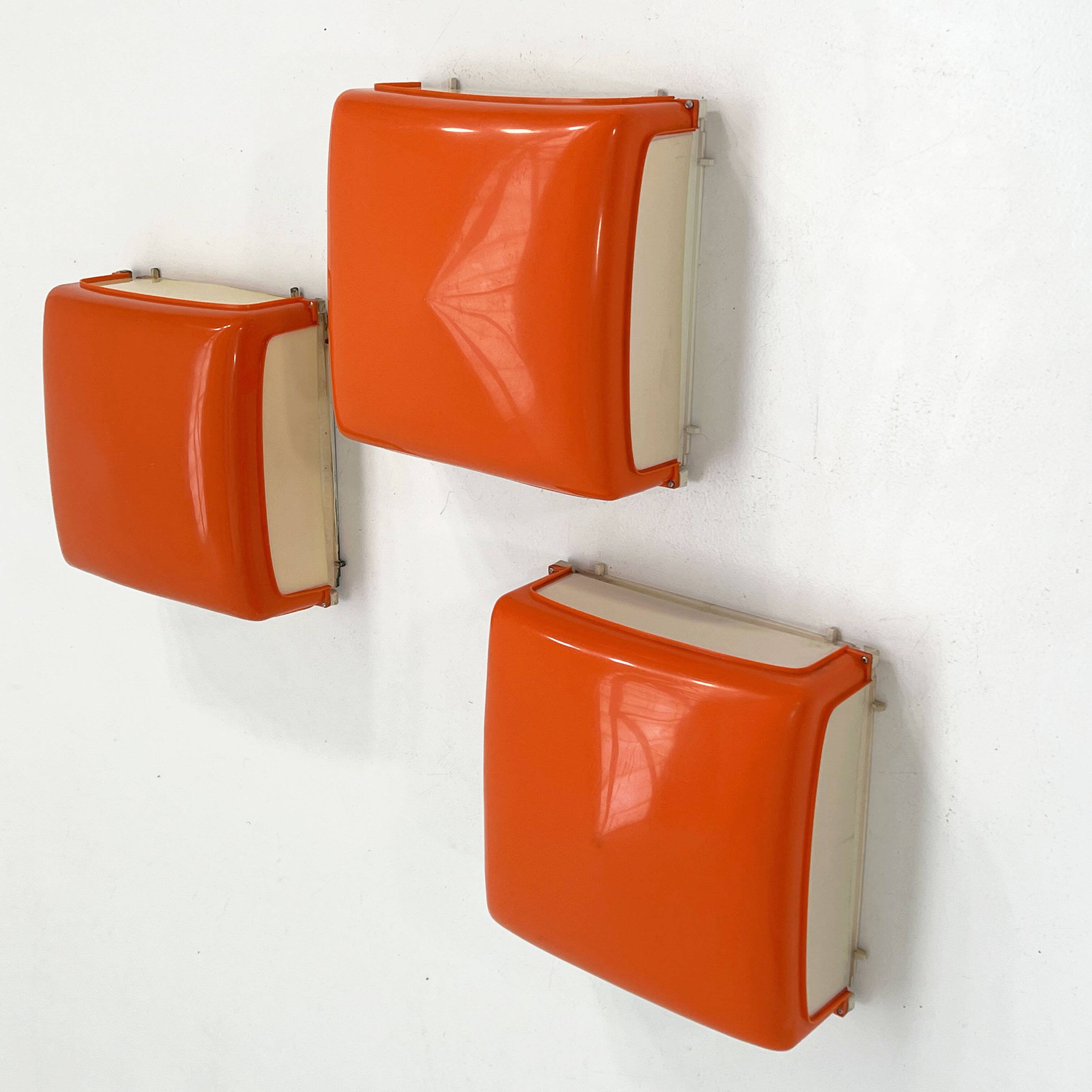 Cnosso Orange wall lamp by Angelo Mangiarotti for Artemide, 1960