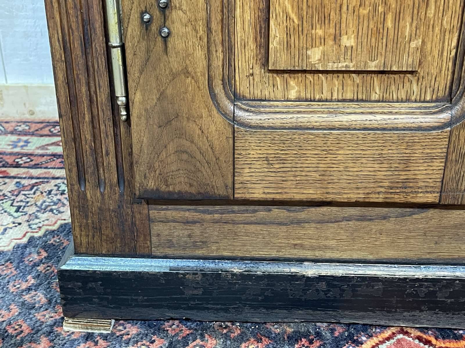 Glacière début XXème en chêne et dessus marbre