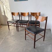 Set of 4 Italian chairs by Gianfranco Frattini.