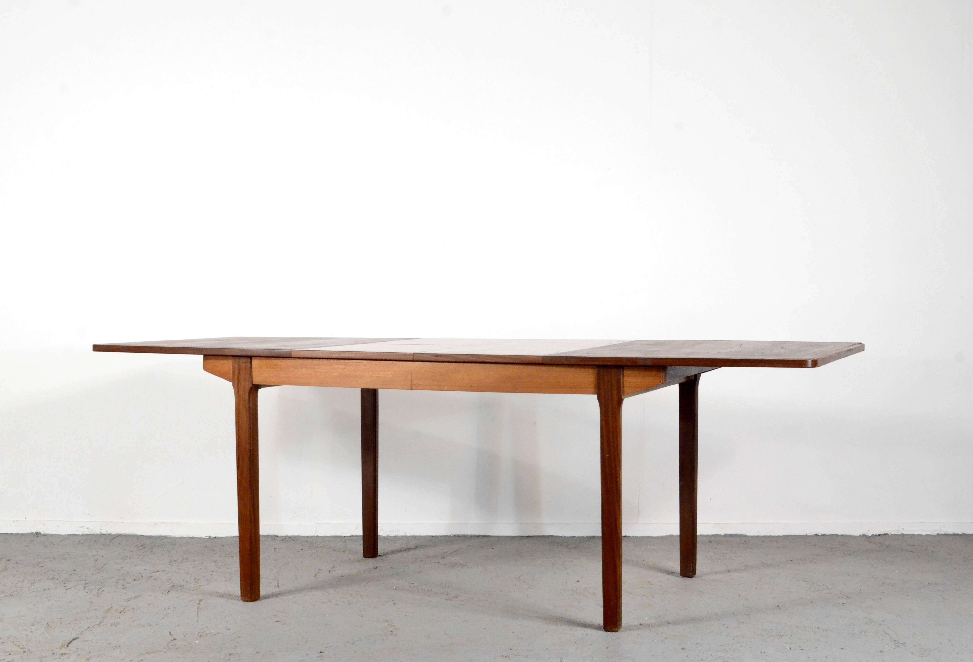 Table extensible Nathan du milieu du siècle en superbe teck. Moderne/Rétro/Danois