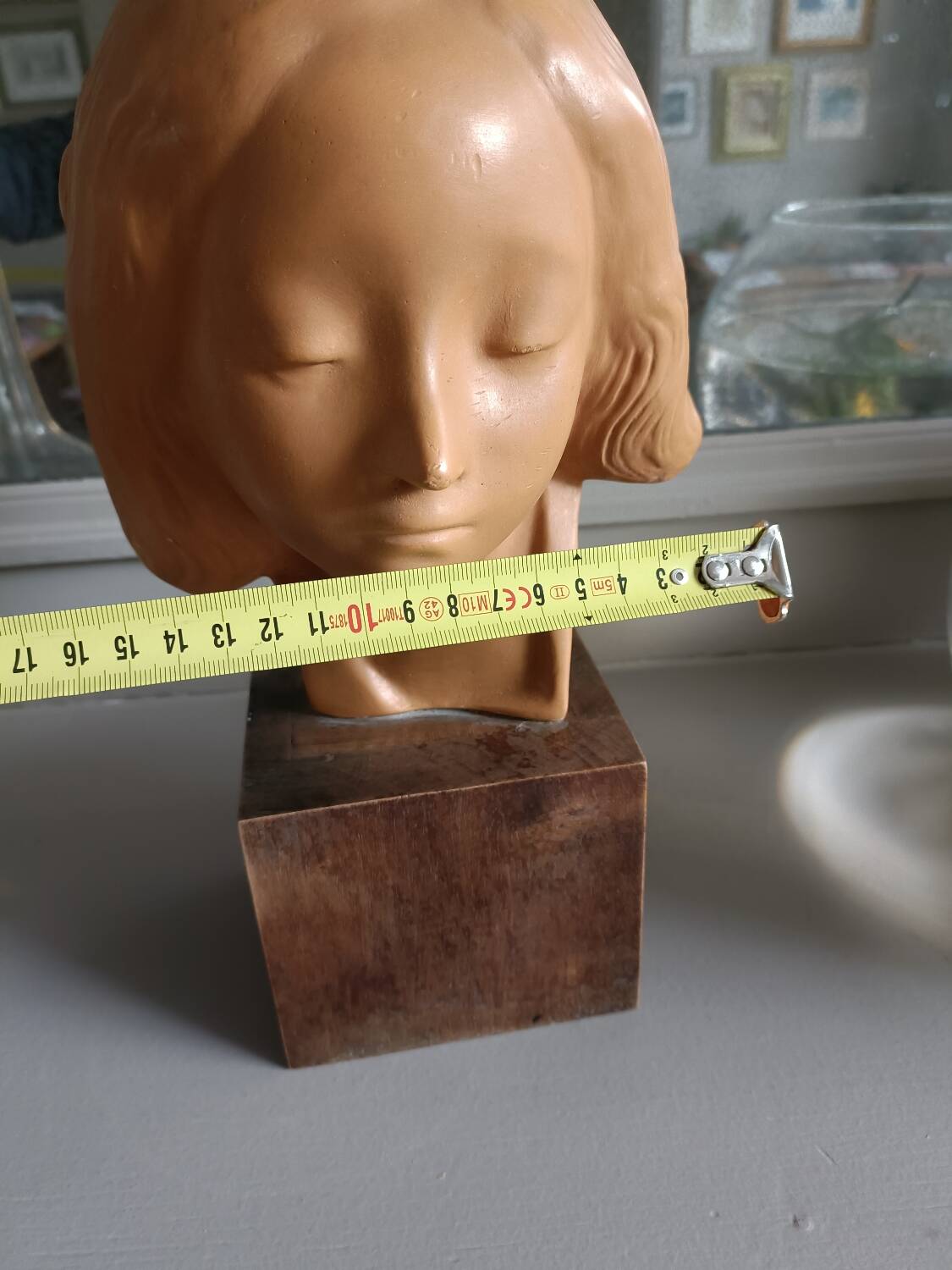 Young girl bust